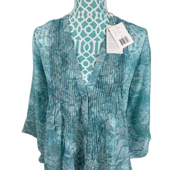 Beautiful snake print in teal/blue sheer blouse - Picture 4 of 5